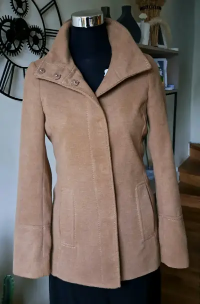 Abrigo camel para mujer - miniatura 5