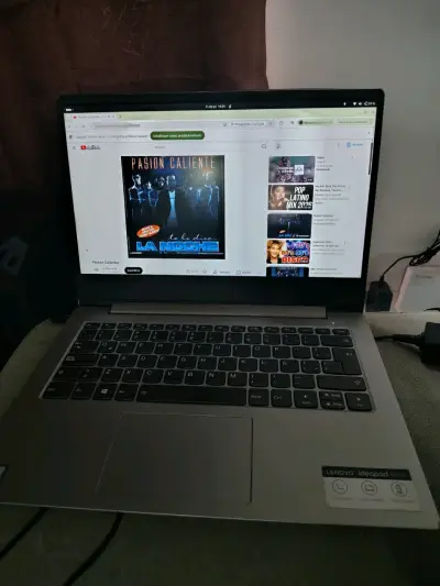Laptop Lenovo Ideapad 330S en buen estado - miniatura 1