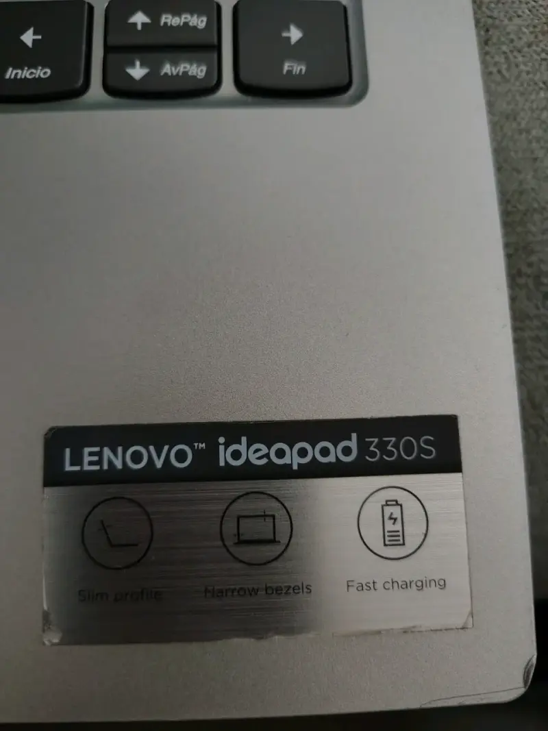 Laptop Lenovo Ideapad 330S en buen estado - 2