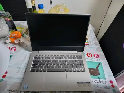 Laptop Lenovo Ideapad 330S en buen estado - miniatura 4