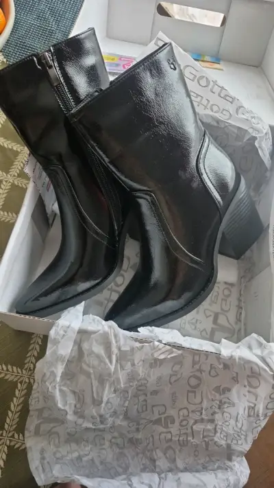 HermosasBotas de charol35/36 totalmente nuevas - miniatura 5