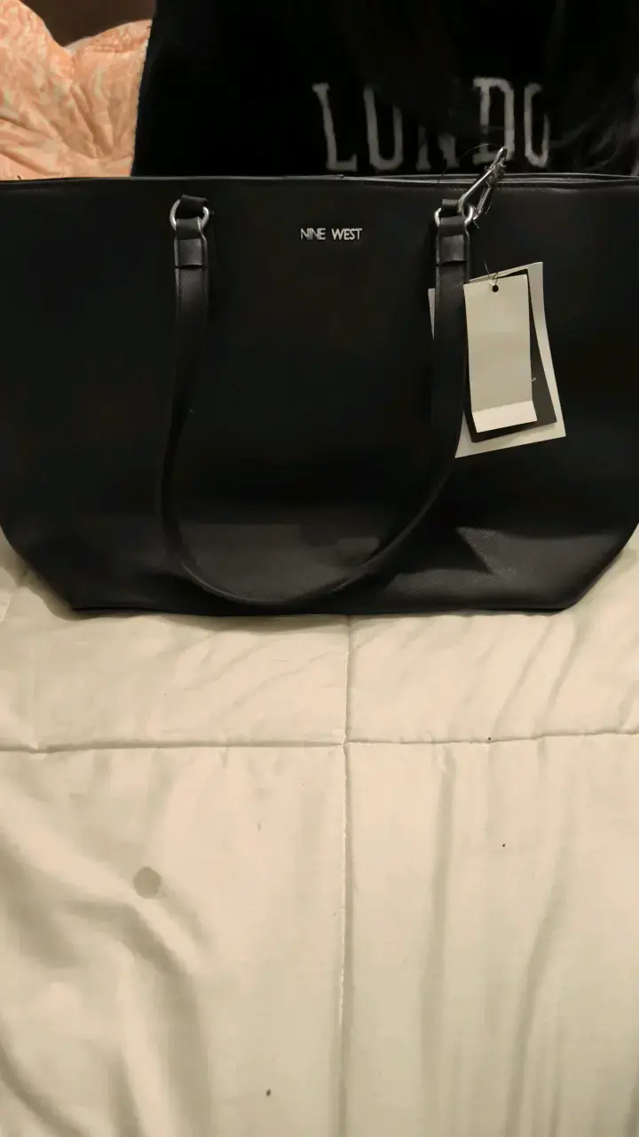 Bolso negro Nine West con etiqueta - 1