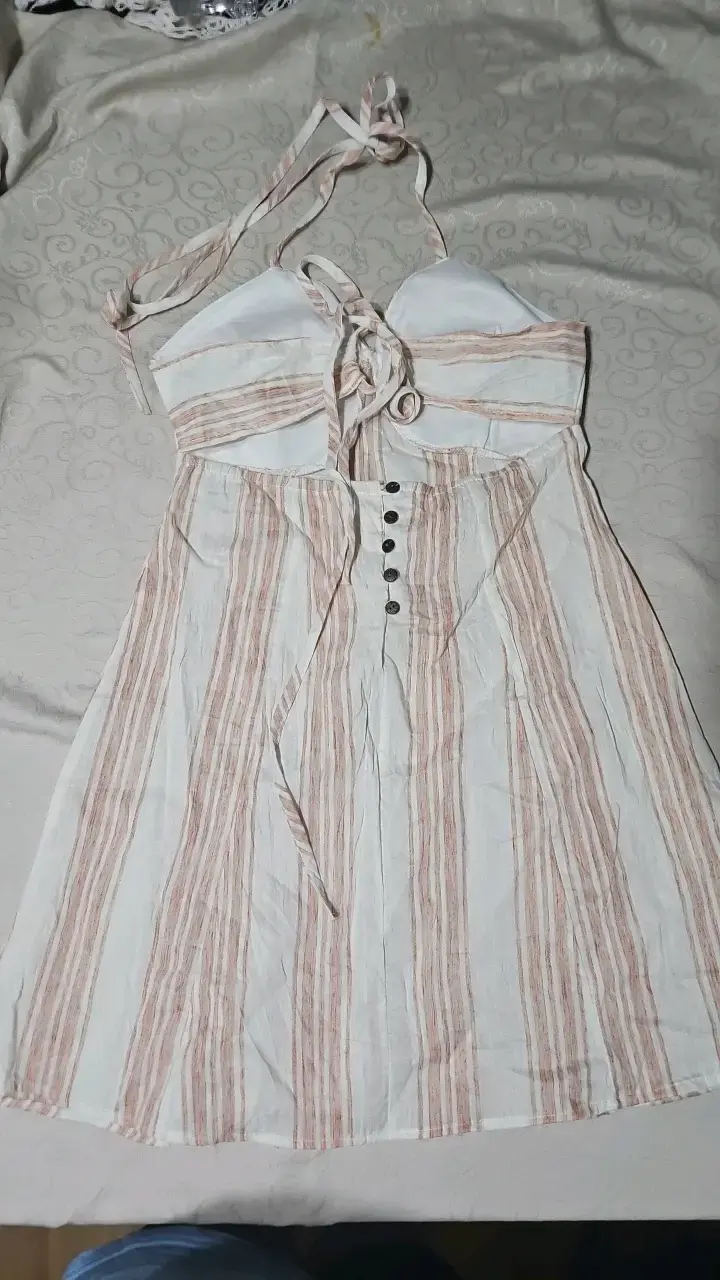 Vestido de verano a rayas con tirantes - 2