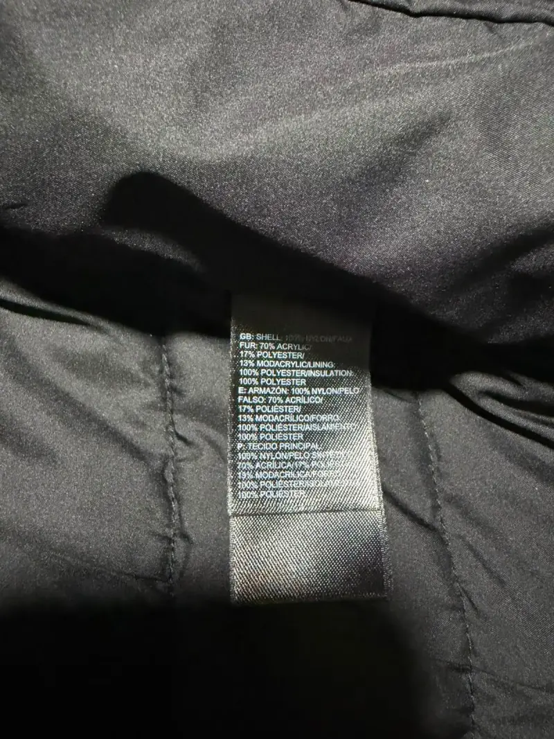 Parka negra con capucha de piel sintética - 5