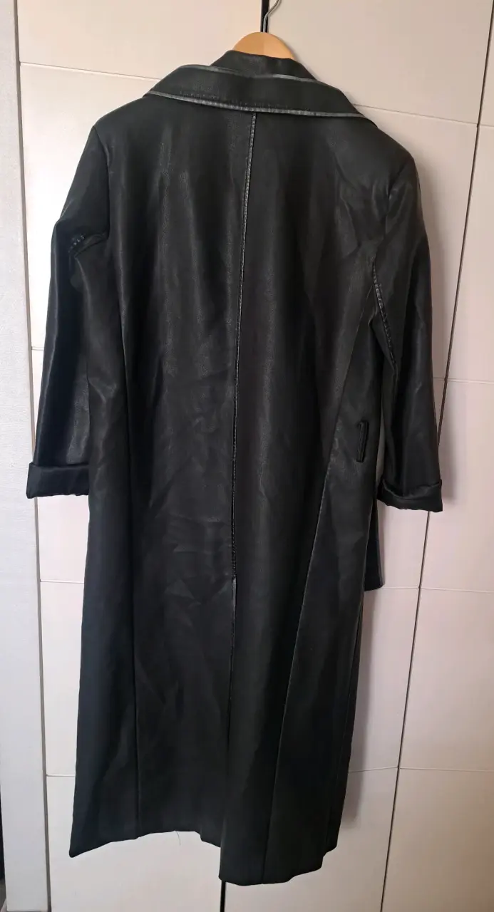 Abrigo largo de cuero sintetico negro para mujer - 1