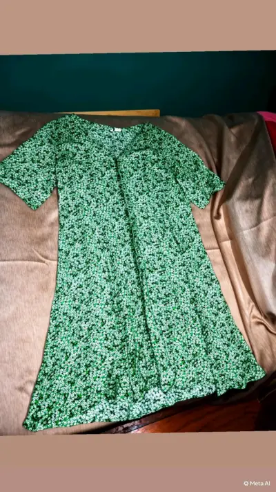 Vestido verde floral de verano - miniatura 1