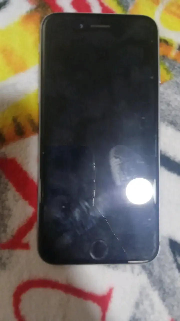 Smartphone con pantalla táctil en buen estado - 1