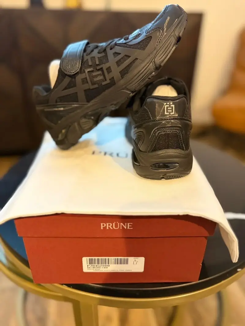 Zapatillas negras Prüne deportivas - 1