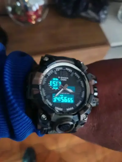 Lote de relojes digitales y análogos - miniatura 4