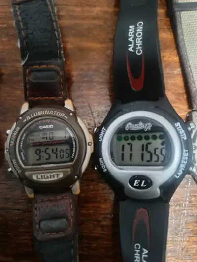 Lote de relojes digitales y análogos - miniatura 6