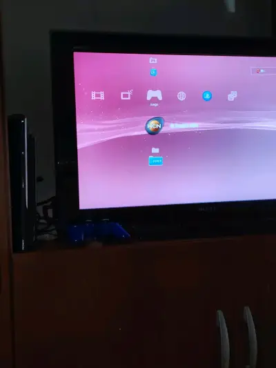 Consola PS3 con dos controles inalámbricos - miniatura 4