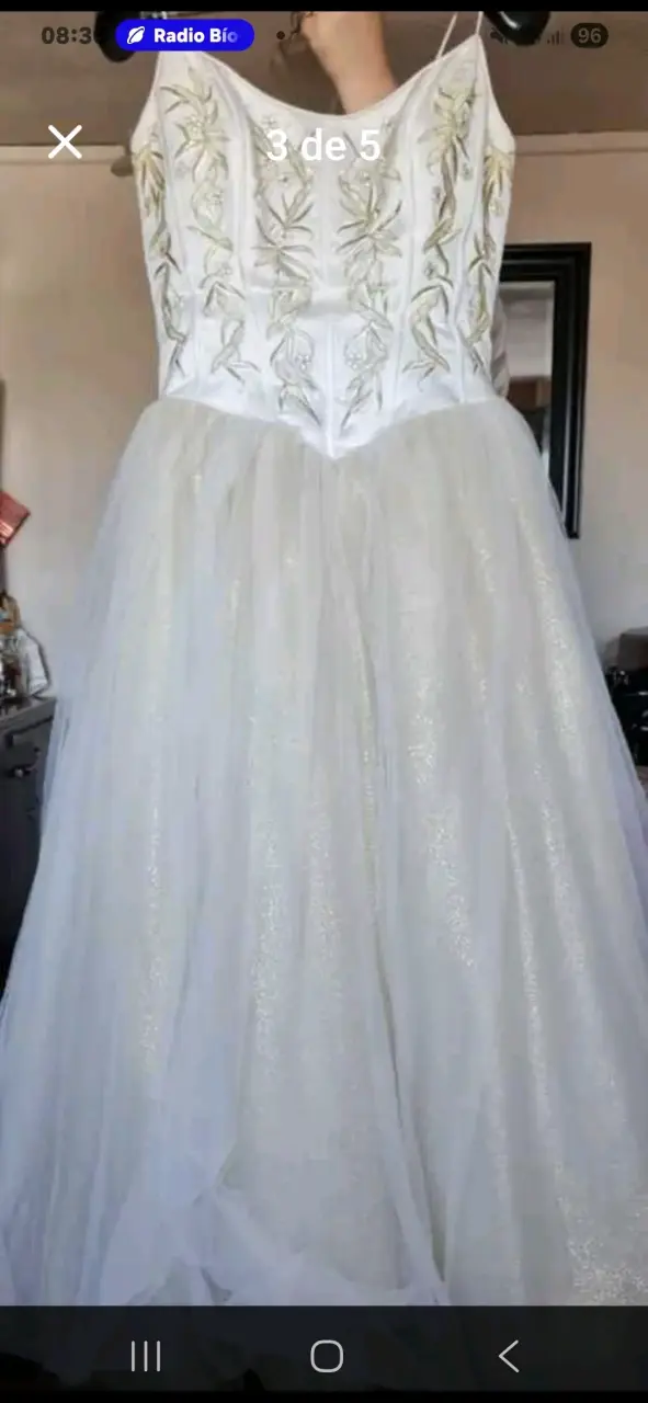 Vestido de novia blanco con bordados - 3