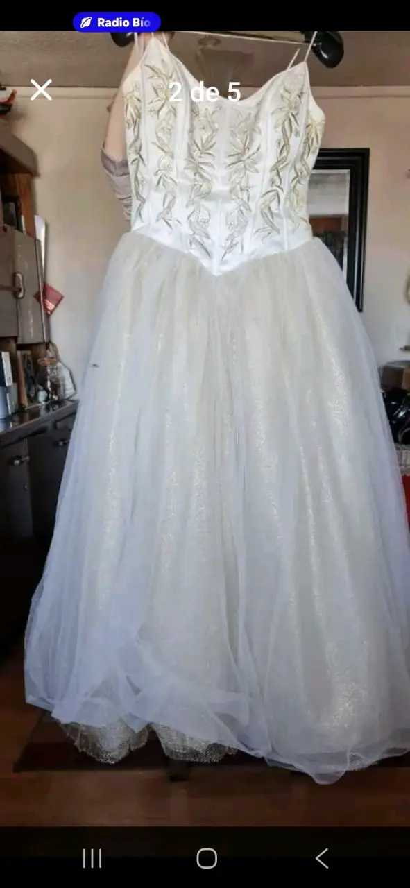 Vestido de novia blanco con bordados - 4