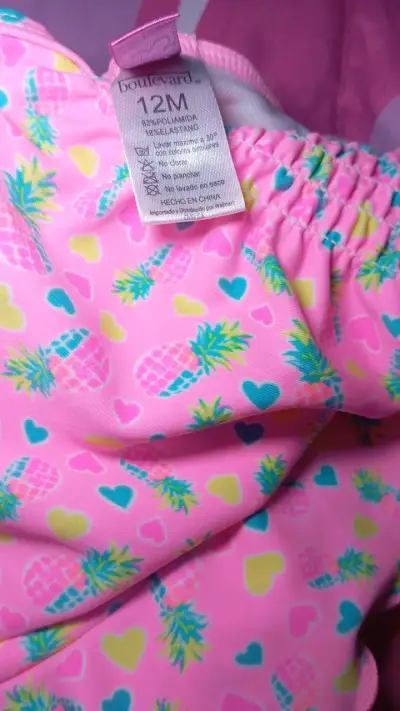 Traje de baño infantil rosa con estampado - miniatura 3