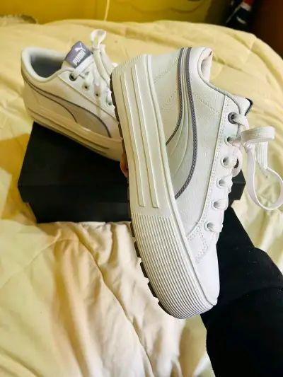 Zapatillas Puma blancas con plataforma - miniatura 3