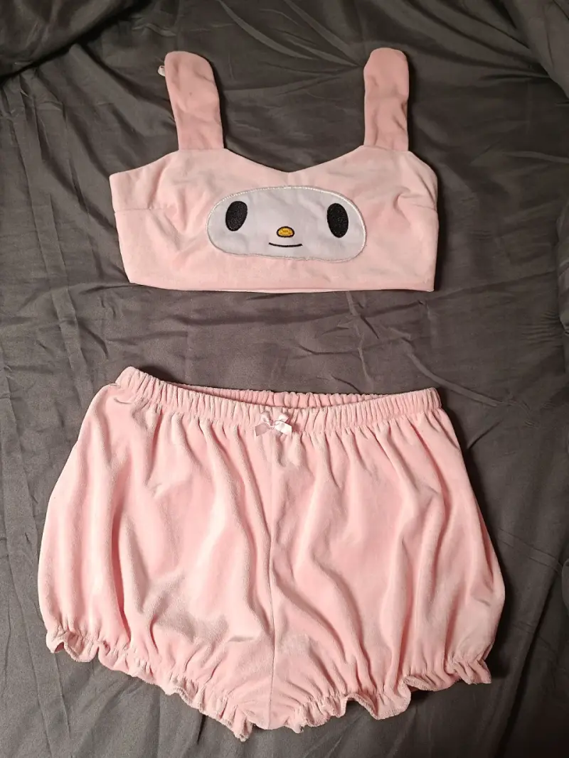 Pijama corto rosa con diseño de Sanrio L - 1