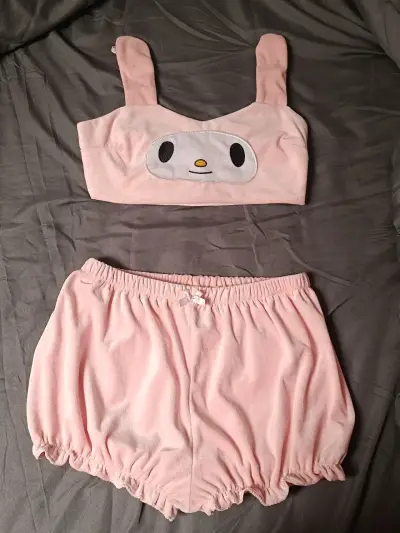 Pijama corto rosa con diseño de Sanrio L - miniatura 1