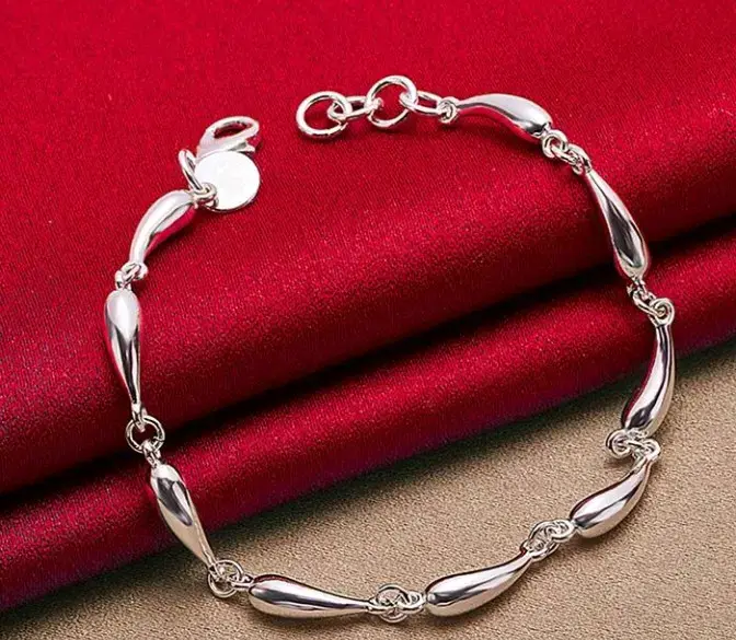 Pulsera de plata elegante diseño moderno