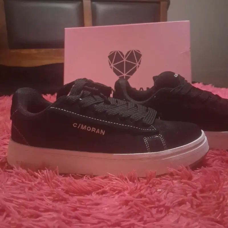 Zapatillas negras C/Moran casuales