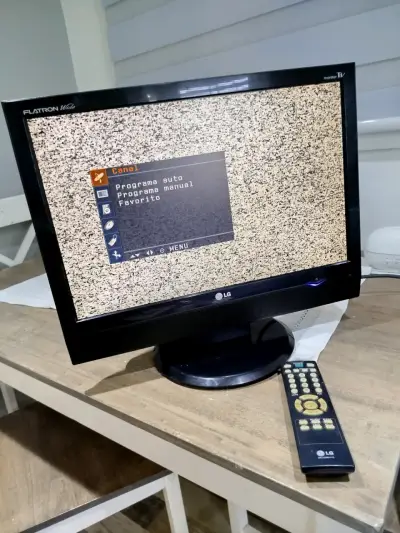 Monitor TV LG Flatron con control remoto - miniatura 1