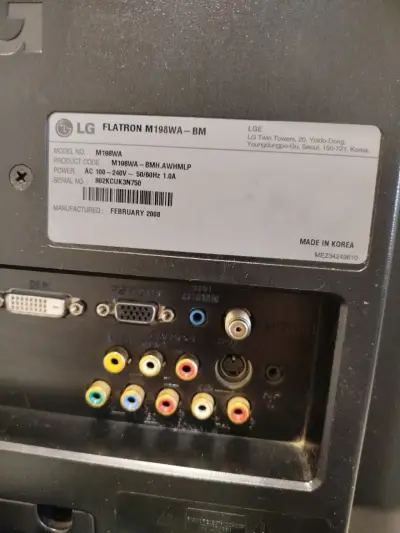 Monitor TV LG Flatron con control remoto - miniatura 3