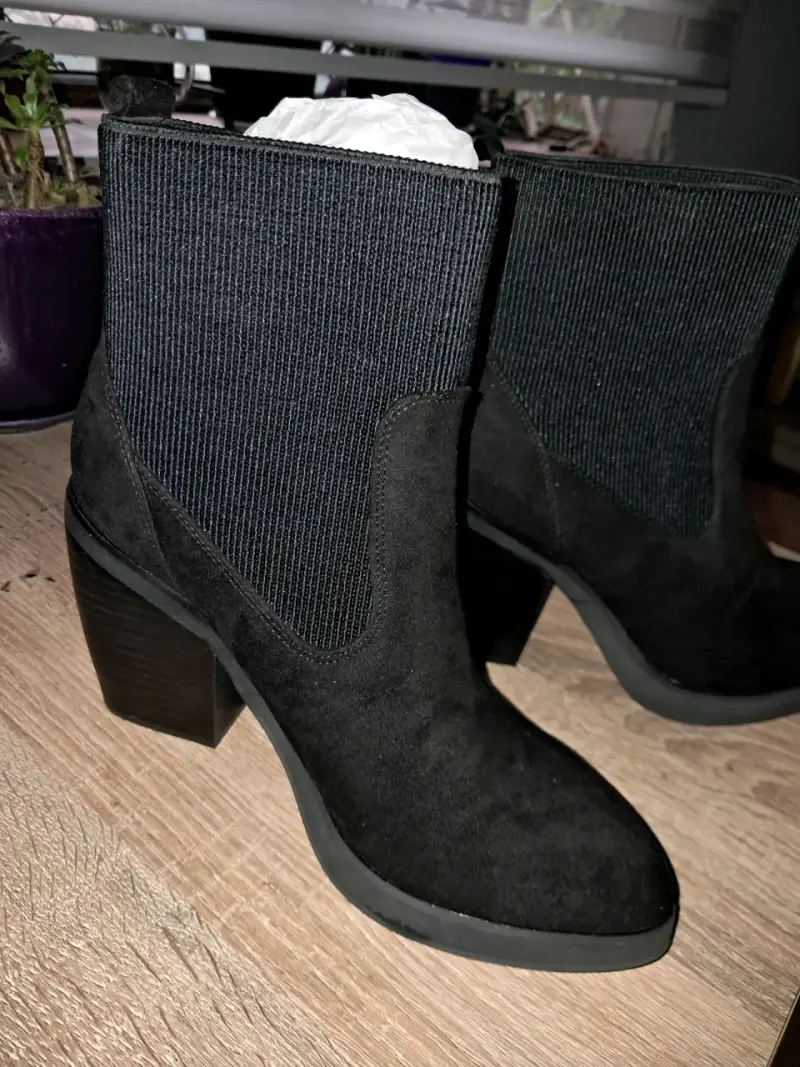 Botines negros de gamuza con tacón - 3