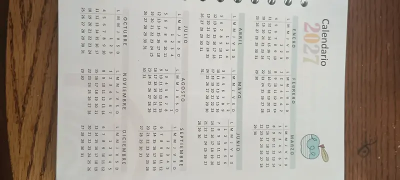 Cuaderno espiral con diseño de educadora - 3