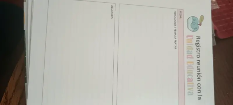 Cuaderno espiral con diseño de educadora - 6