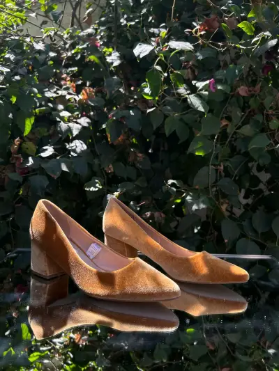 Zapatos de tacón medio en terciopelo naranjo - miniatura 1