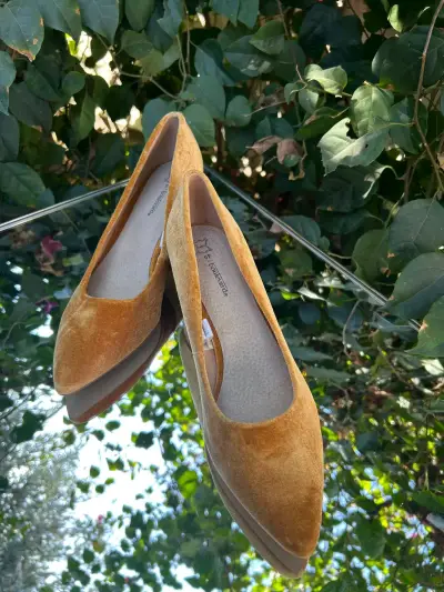 Zapatos de tacón medio en terciopelo naranjo - miniatura 2
