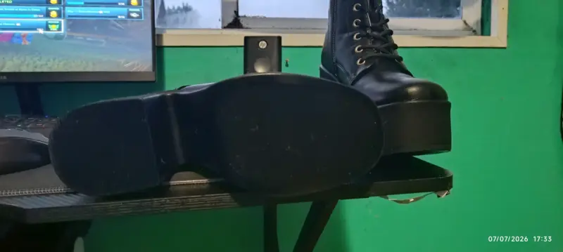 Botas negras de cuero con cordones y cierre - 3