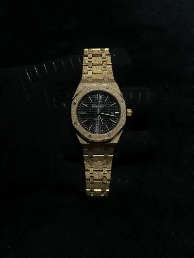 Reloj Audemars Piguet dorado de lujo - miniatura 1