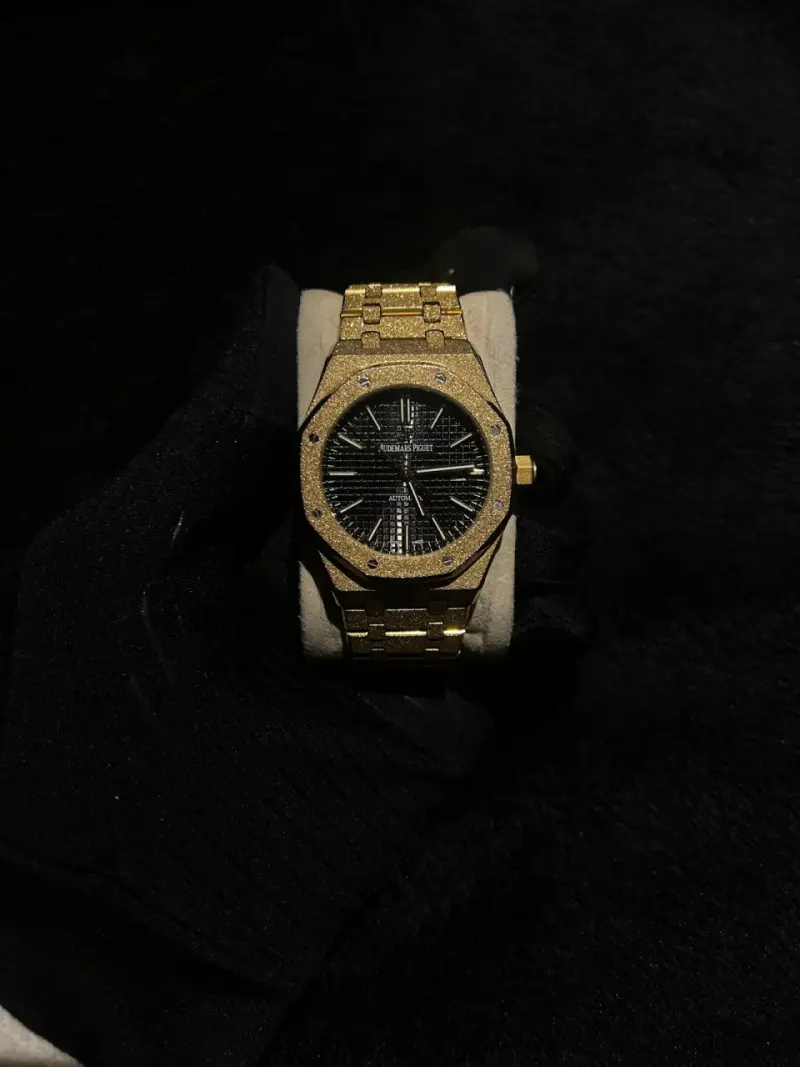 Reloj Audemars Piguet dorado de lujo - 2