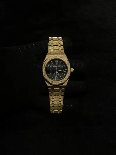 Reloj Audemars Piguet dorado de lujo - miniatura 3