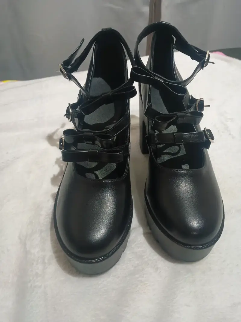 Zapatos de tacón alto negros con hebillas - 2