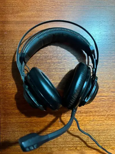 Audífonos gamer hyperX cloud revolver 7.1 - miniatura 1
