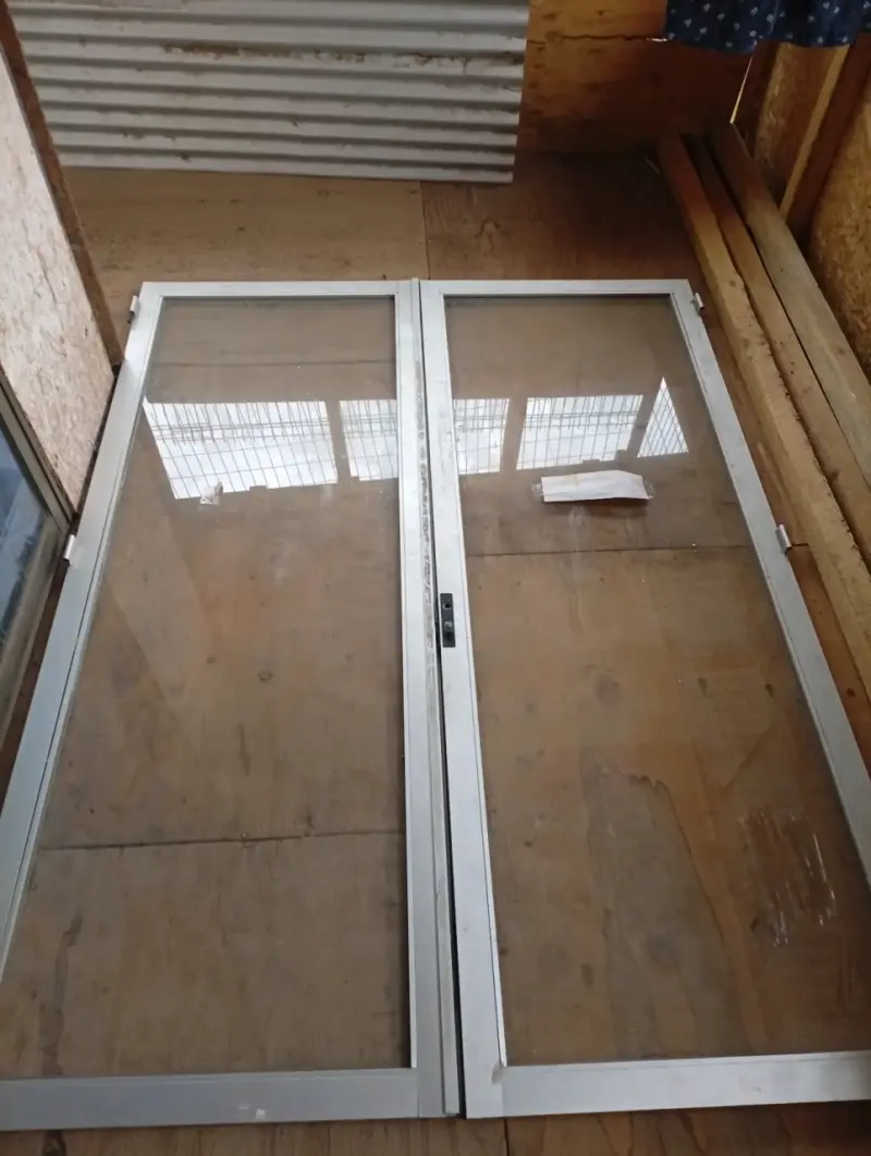 Puerta corredera de vidrio y aluminio - 4