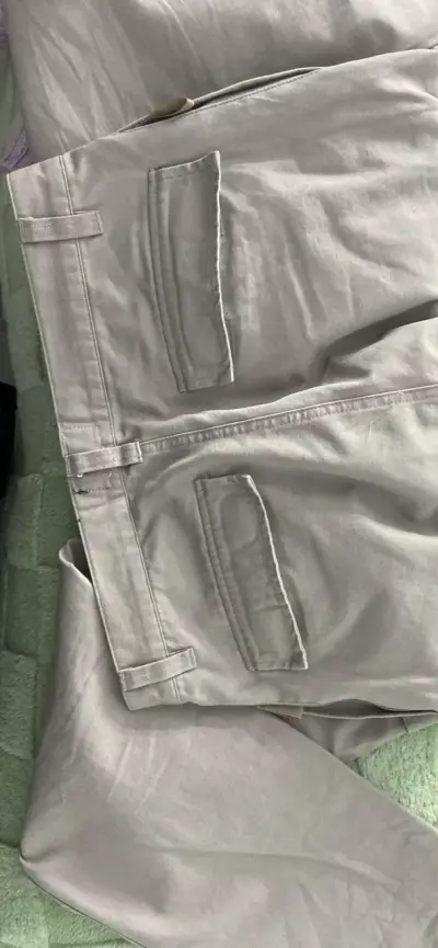 Pantalones cargo beige para mujer - miniatura 4