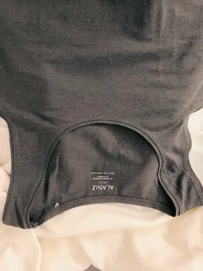 Polera sin mangas Alaniz gris - miniatura 2