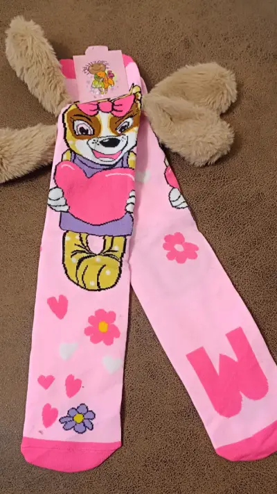 Calcetines infantiles con diseño de perrito y peluche - miniatura 2
