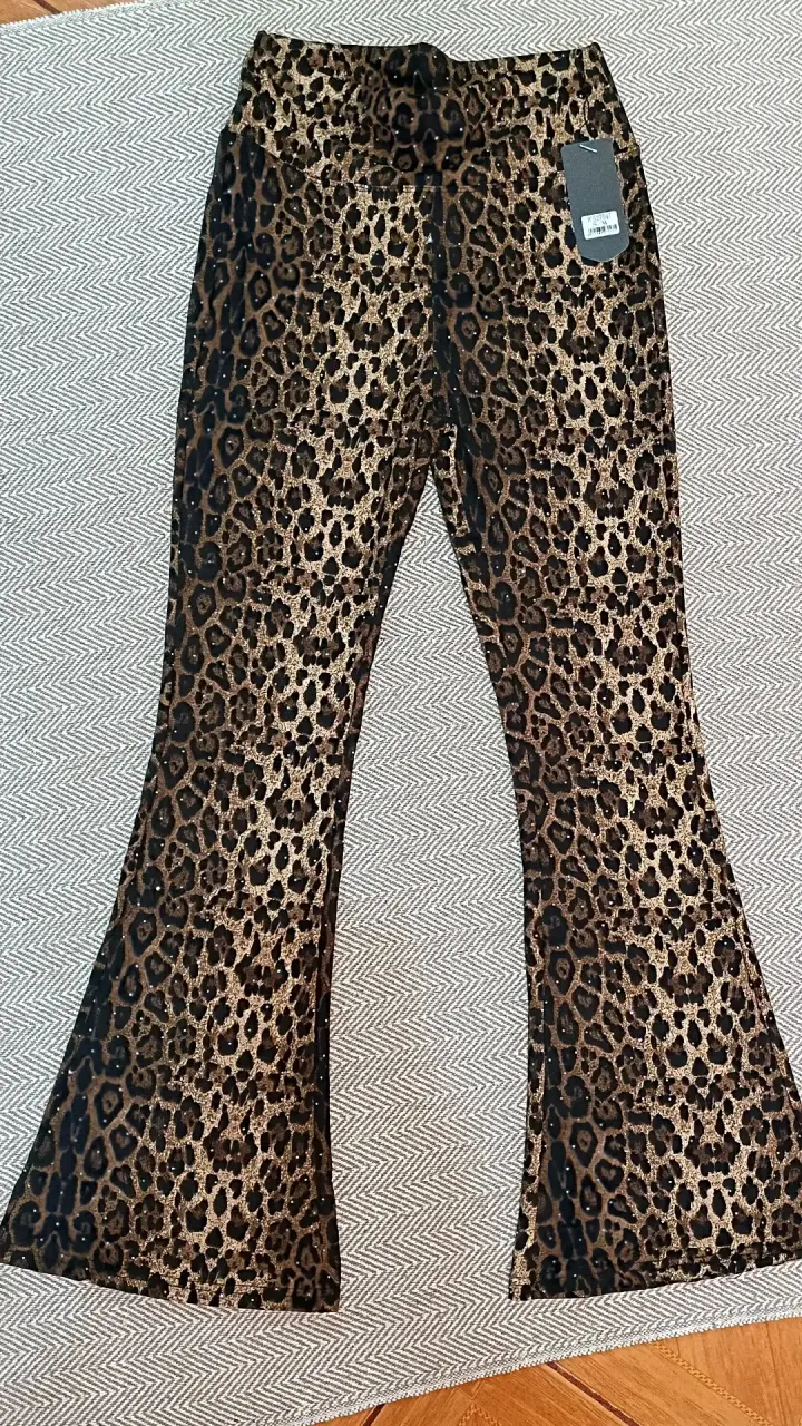 Pantalones acampanados estampado leopardo - 1