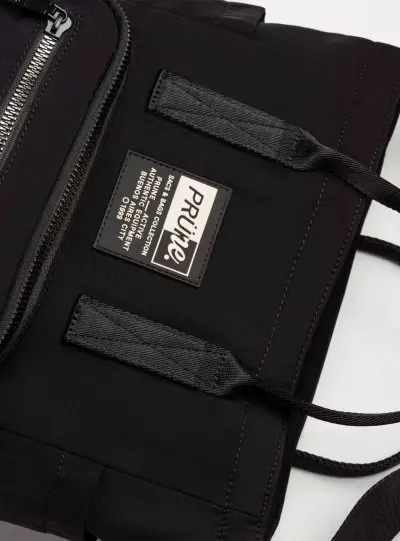 Bolso negra Prüne con bolsillo frontal - miniatura 4