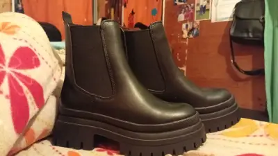 Botines  negros de cuero sintético - miniatura 2