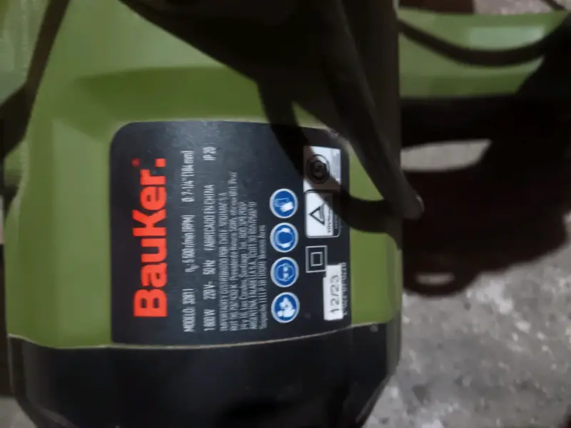 Sierra circular Bauker eléctrica usada - 3