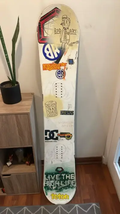 Tabla de snowboard ILLUMINATI 157.5 cm - miniatura 1