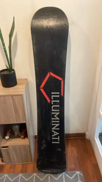 Tabla de snowboard ILLUMINATI 157.5 cm - miniatura 3