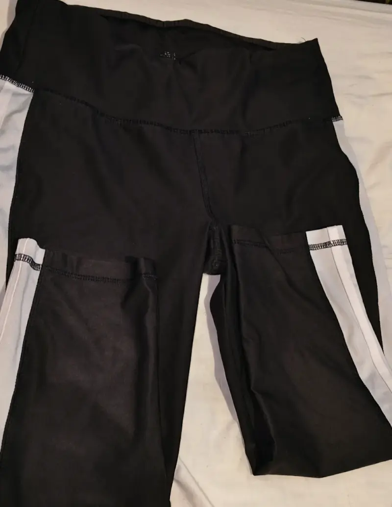 Pantalones deportivos negros con bolsillo - 2