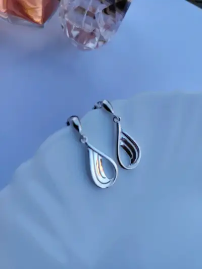 Elegantes aros de plata 925 en forma de lágrima - miniatura 1