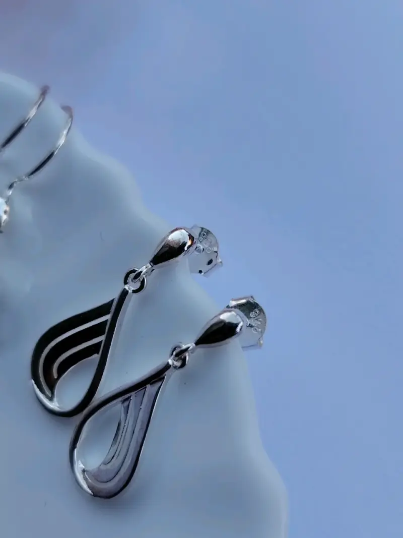 Elegantes aros de plata 925 en forma de lágrima - 3