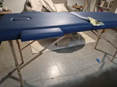 Camilla de masaje portátil azul de madera - miniatura 3